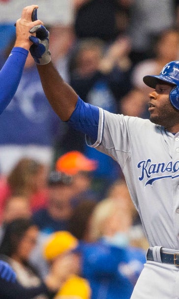 Royals dominate early in 7-2 win over Brewers